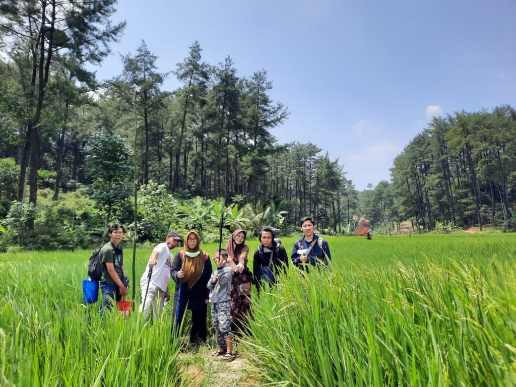 Trekking sentul bogor