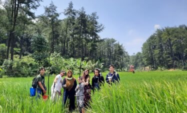 Trekking sentul bogor
